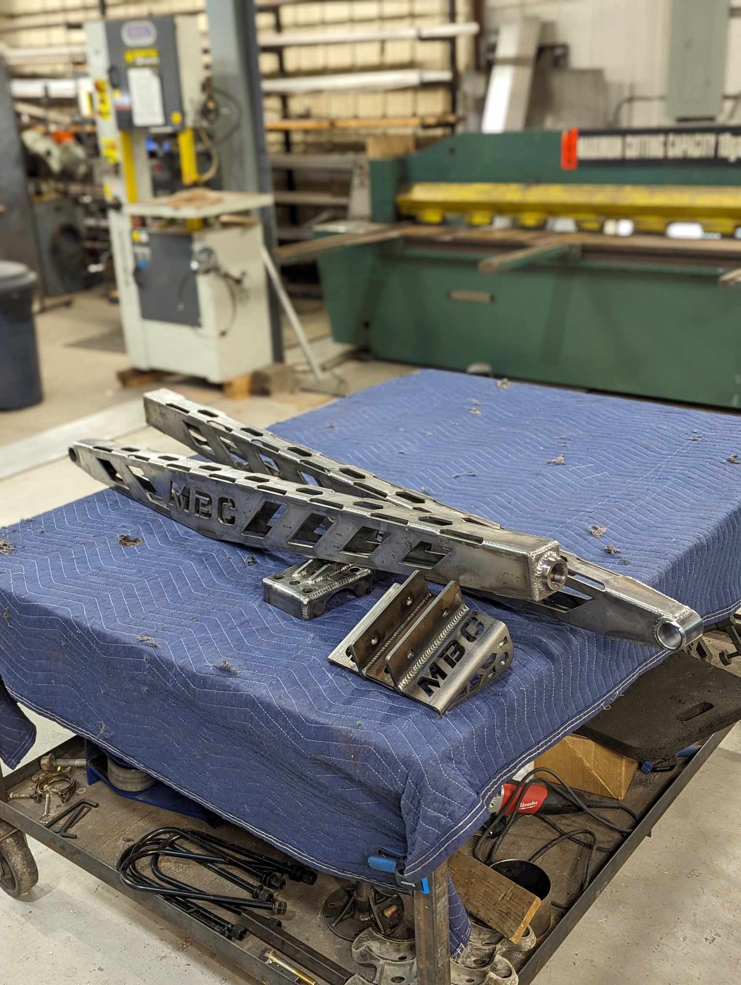 Box style traction bars
